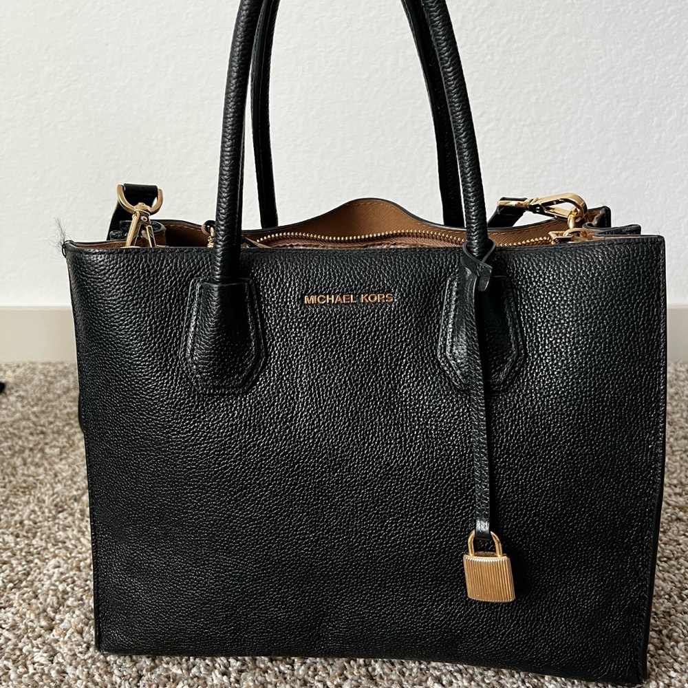 Large black Michael Kors hand/shoulder bag